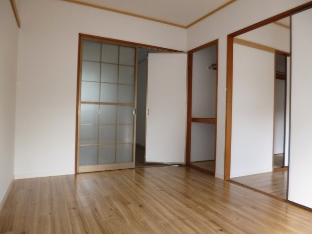 プレジュール須々木の洋室