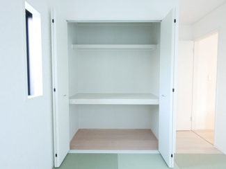 【収納】 | 甲斐市西八幡 オール電化新築戸建 全2棟 1号棟 車並列3台 | 和室の収納