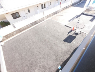 【展望】 | バルコニーより駐車場を望む