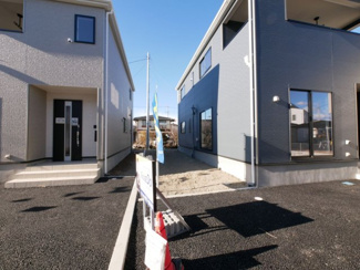 【トイレ】 | 甲斐市西八幡 新築オール電化戸建 全2棟2号棟 納戸付 | 【同仕様参考建物写真】