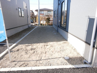 【玄関】 | 甲斐市西八幡 新築オール電化戸建 全2棟2号棟 納戸付 | 【同仕様参考建物写真】