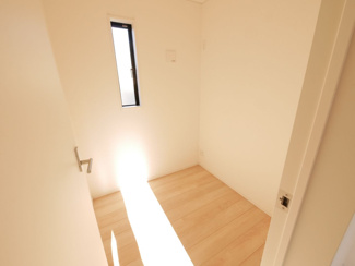 【キッチン】 | 甲斐市西八幡 新築オール電化戸建 全2棟2号棟 納戸付 | 【同仕様参考建物写真】