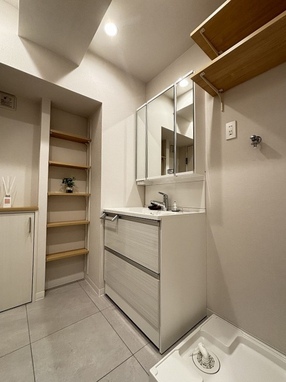 中銀三鷹マンシオンの独立洗面台