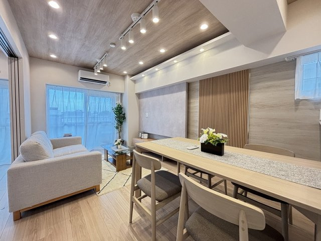 中銀三鷹マンシオンの居間・リビング