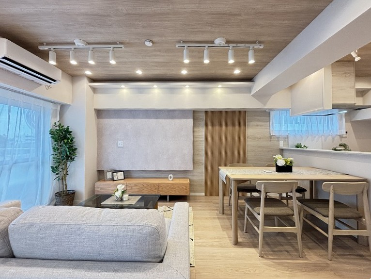 中銀三鷹マンシオンの居間・リビング