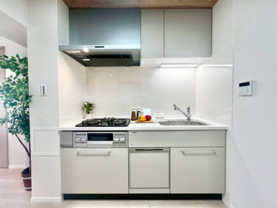 【キッチン】 | サニークレスト住吉 | 【システムキッチン新調】食器洗浄乾燥機付ですので、忙しいママをサポートしてくれます！