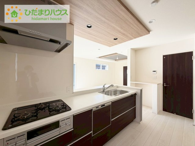 郡山市芳賀三丁目　新築戸建　1号棟の洋室|扉を閉じれば来客用のお部屋として。開いて広い空間を作れば、お子様の遊び部屋として使えます！