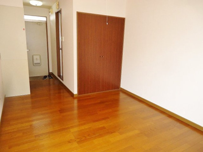 【寝室】 | 六番館