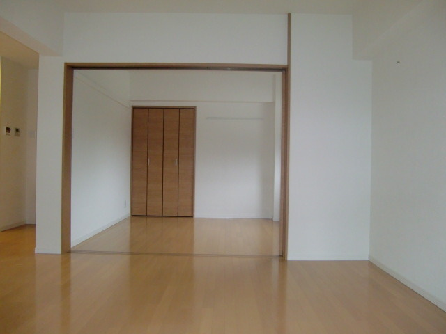 リブレ御影の洋室