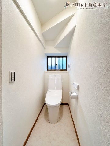 加古川市西神吉町岸の中古一戸建のトイレ