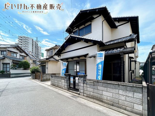 加古川市西神吉町岸の中古一戸建の前面道路含む現地写真