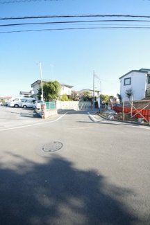 【前面道路含む現地写真】 | 【仲介手数料無料！！】府中市押立町5丁目　新築戸建て（全1棟）1号棟　5680万円 | 令和８年1月１３日撮影　建築中