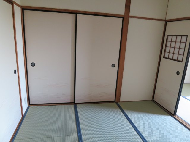 第1湊川マンションの収納|便利な収納スペースです