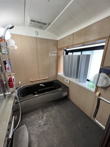 松江町戸建ての浴室