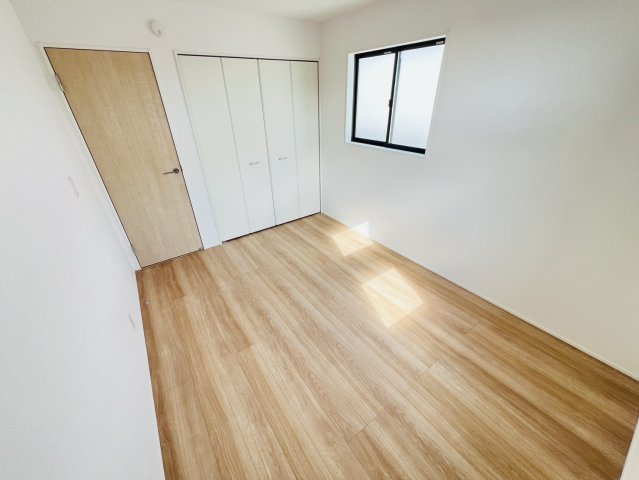 高浜市沢渡町3丁目3番14の一部『仲介手数料無料』新築戸建ての洋室