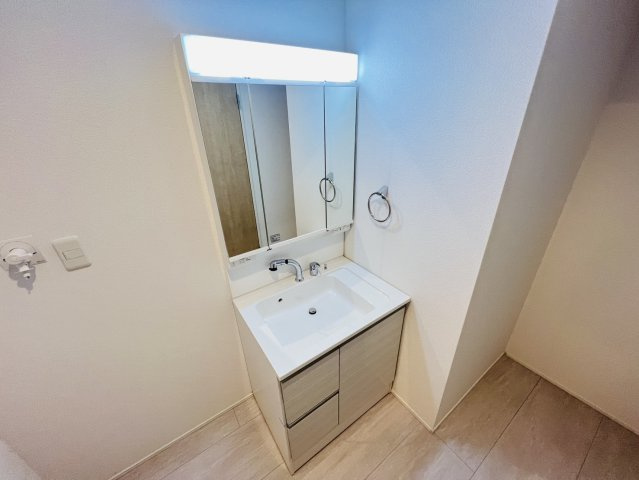 高浜市沢渡町3丁目3番14の一部『仲介手数料無料』新築戸建ての独立洗面台