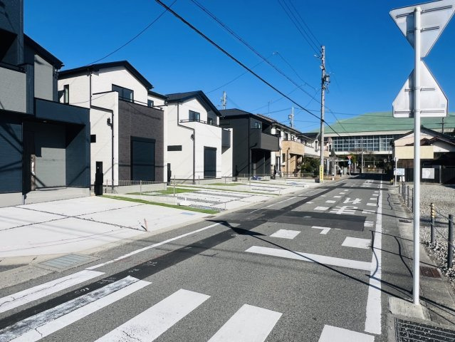 高浜市沢渡町3丁目3番14の一部『仲介手数料無料』新築戸建ての前面道路含む現地写真