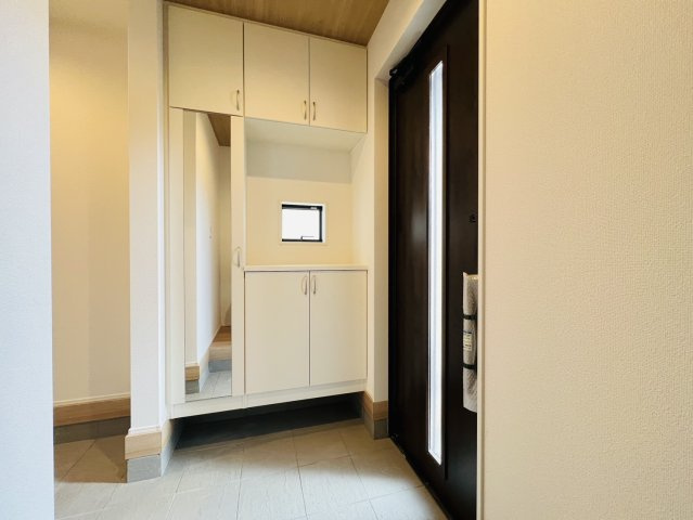 高浜市沢渡町3丁目3番14の一部『仲介手数料無料』新築戸建ての玄関