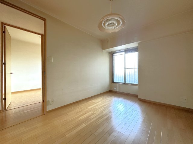 ピュアハイツ垂水潮見が丘の洋室