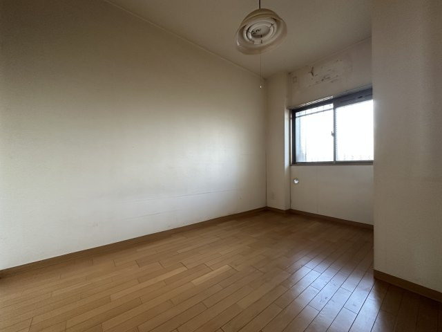 ピュアハイツ垂水潮見が丘の洋室