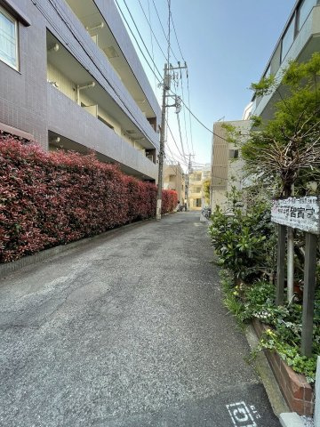 ピッコロ白山の周辺