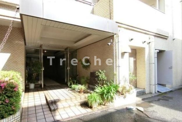 朝日第二目白台マンションのエントランス