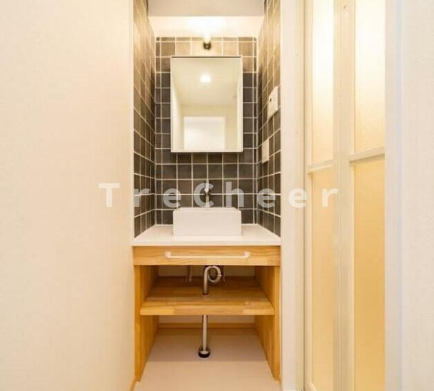 朝日第二目白台マンションの独立洗面台