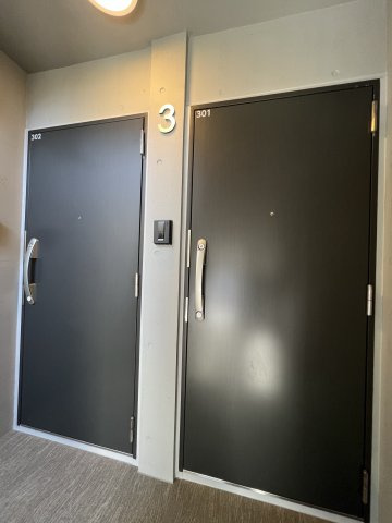 玄関前のロビーです！