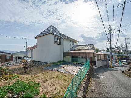 安佐南区高取北１丁目の前面道路含む現地写真
