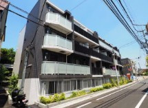 【外観】 | レオーネ方南町 | 鉄筋コンクリート造のがっちりとした建物。