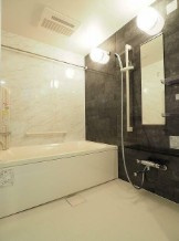 【浴室】 | レオーネ方南町 | 浴室乾燥機付きバス。