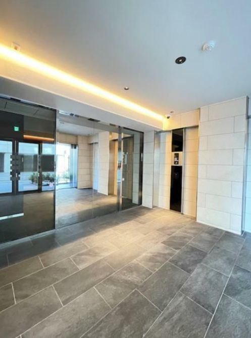 ケリア川口のエントランス