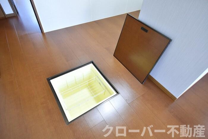 リビングタウン宇多津 D棟の収納|床下収納