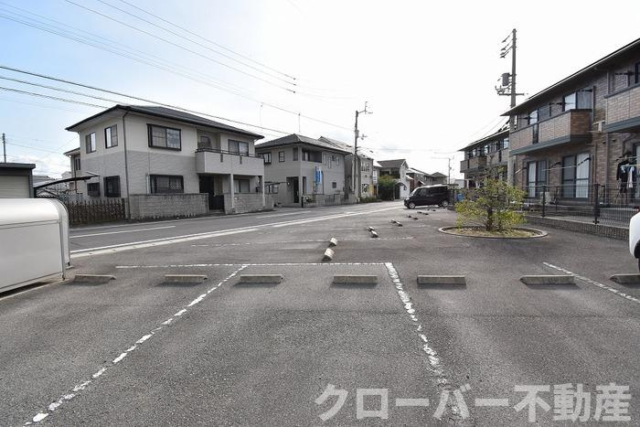 リビングタウン宇多津 D棟の駐車場|駐車場