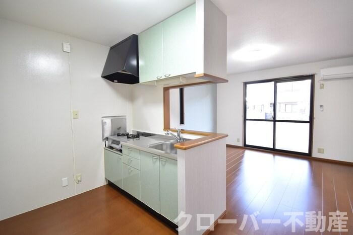 リビングタウン宇多津 D棟のキッチン|キッチン