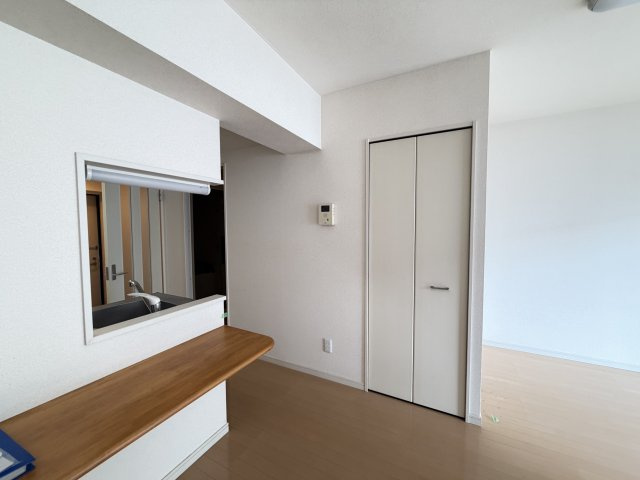 コルトーナ弐番館の居間・リビング