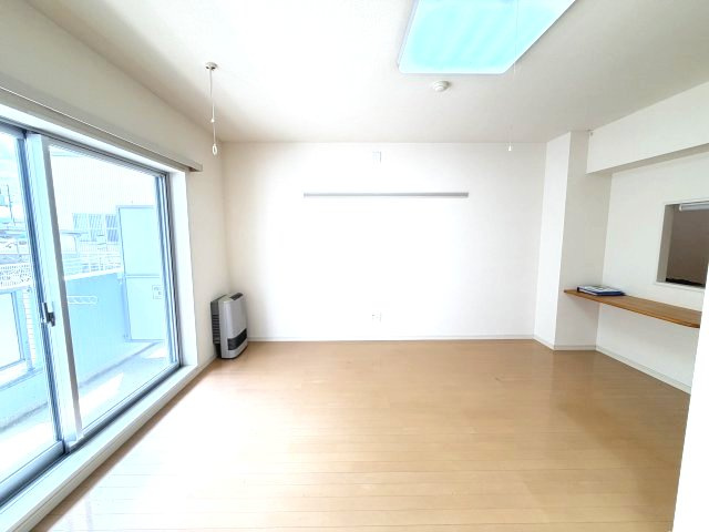 コルトーナ弐番館の居間・リビング
