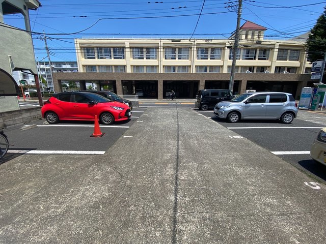 シティハイム　カインドリー　Aの駐車場|敷地内駐車場