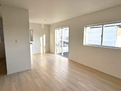 クレイドルガーデン岸和田市池尻町第3　3号棟の居間・リビング