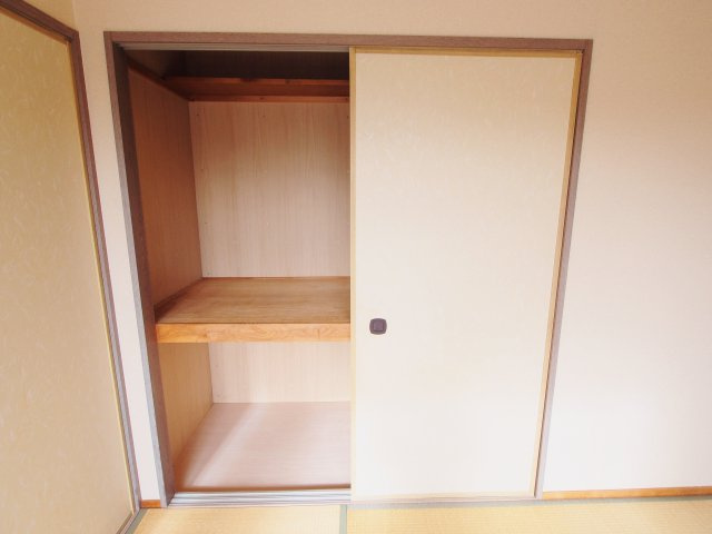 フォブール中野東の収納