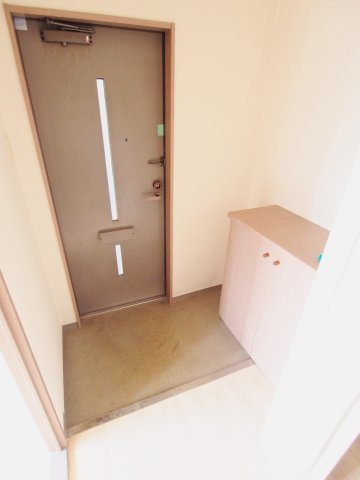 フォブール中野東の玄関