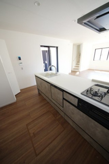 【キッチン】 | 【仲介手数料無料！！】府中市分梅町5丁目　新築戸建て（全2棟）1号棟　7299万円