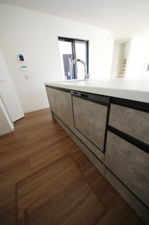 【キッチン】 | 【仲介手数料無料！！】府中市分梅町5丁目　新築戸建て（全2棟）1号棟　7299万円