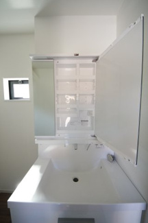 【独立洗面台】 | 【仲介手数料無料！！】府中市分梅町5丁目　新築戸建て（全2棟）1号棟　7299万円