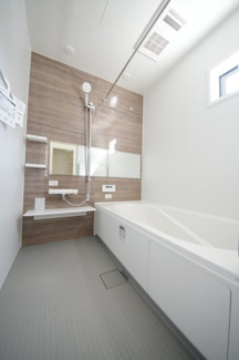 【浴室】 | 【仲介手数料無料！！】府中市分梅町5丁目　新築戸建て（全2棟）1号棟　7299万円