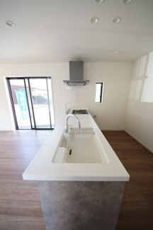 【キッチン】 | 【仲介手数料無料！！】府中市分梅町5丁目　新築戸建て（全2棟）1号棟　7299万円