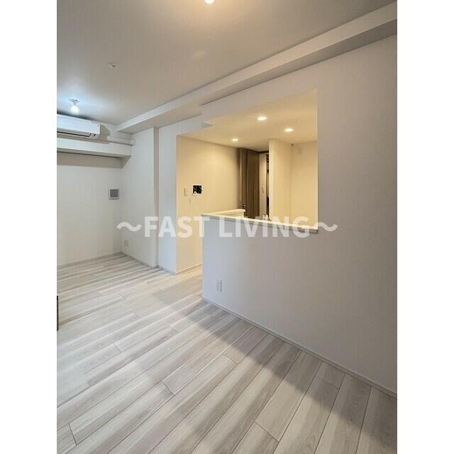 MODIER GINZA EASTの居間・リビング