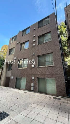 ラフィーネ音羽　東棟のエントランス