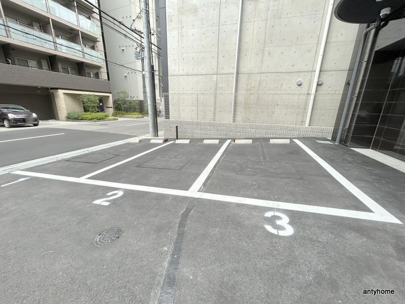 セレニテフラン谷町四丁目アリエ　仲介手数料無料の駐車場
