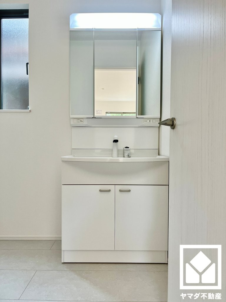 八幡市八幡長田の独立洗面台